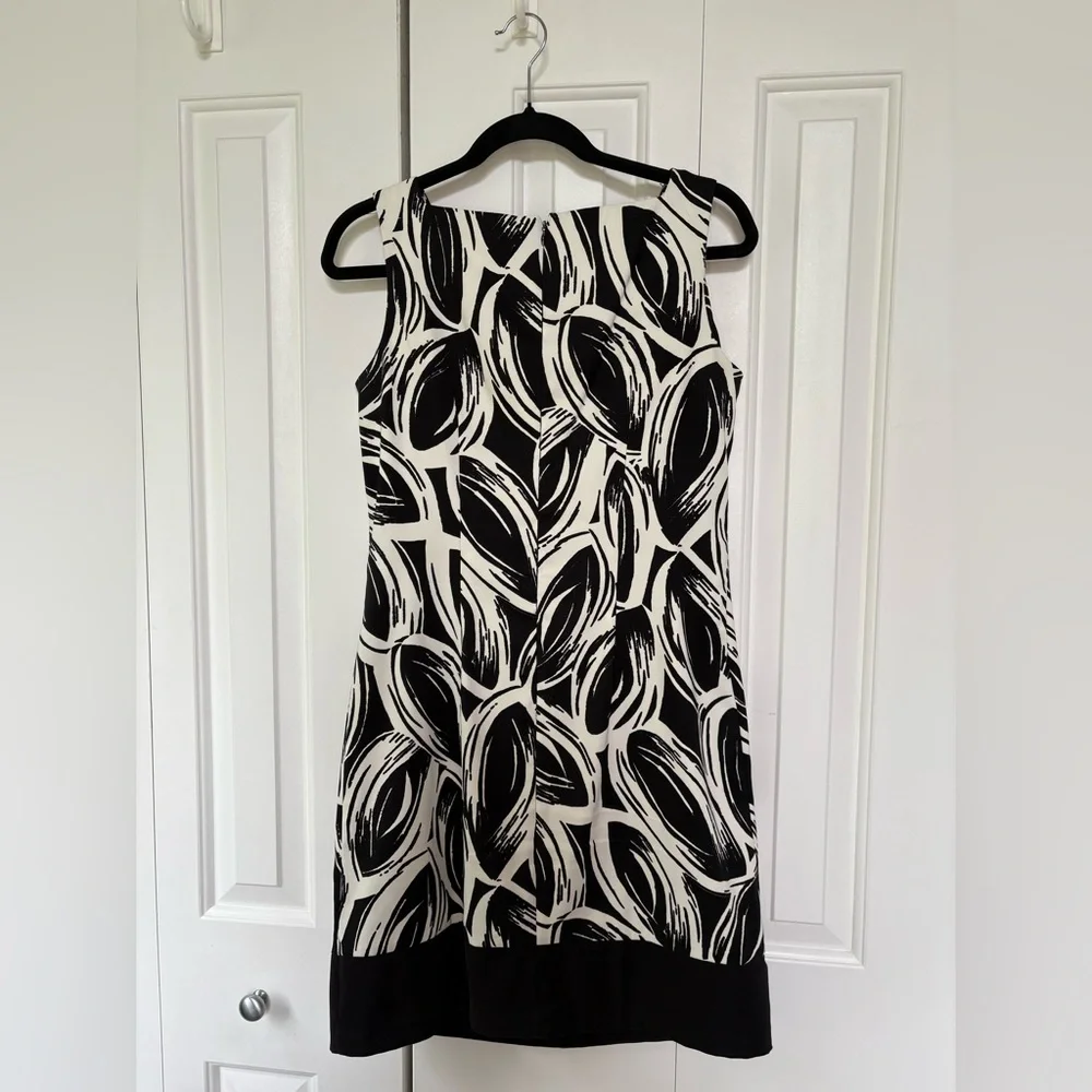 AGB - Black and White Patterned Dress - Size 8 - Picture 3 of 15